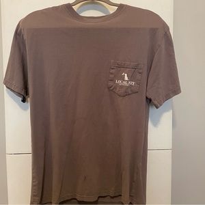 Local boy men’s M tee shirt gray with a blue South Carolina map on the back